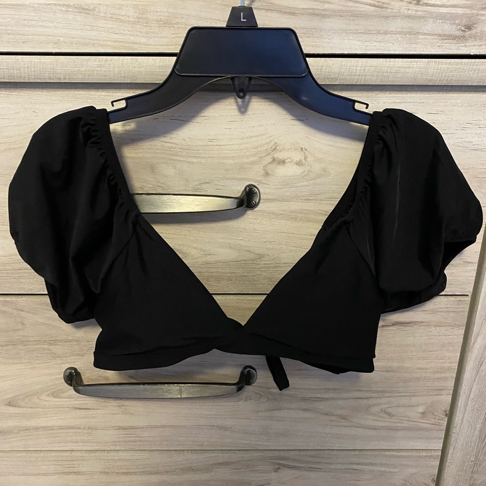 Forever 21 bathing suit top with shoulders
